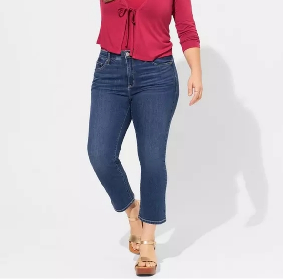Torrid Crop Sky High Boot Super Soft Jean, Color Blue Size 26 - Picture 1 of 16